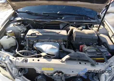 2002 Toyota Camry Le z USA, uszkodzony, nr VIN 4T1BE32K02U032979